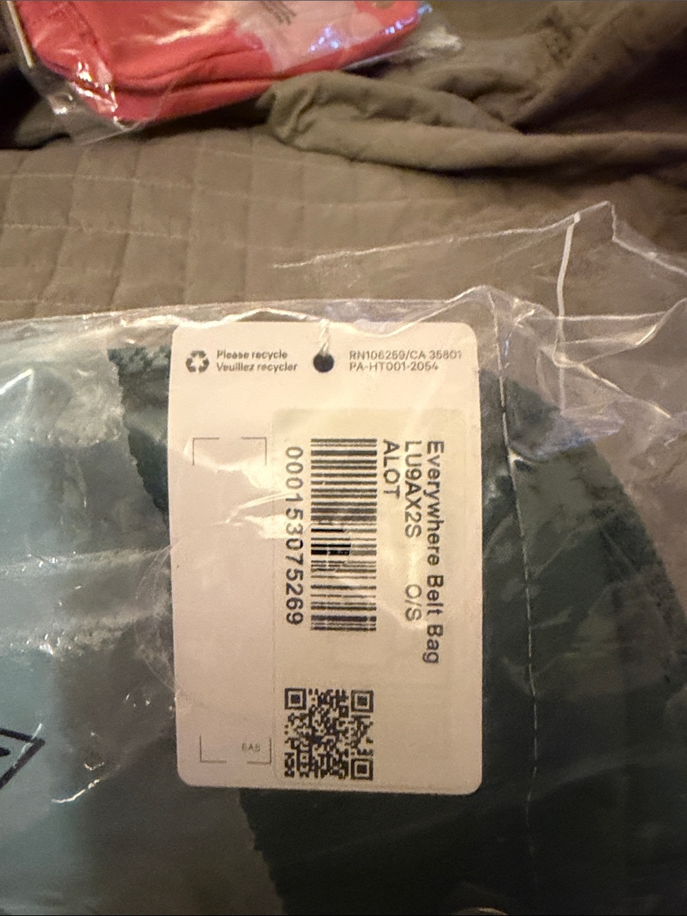 lululemon Everywhere Belt Bag- green - Picture 2 of 4